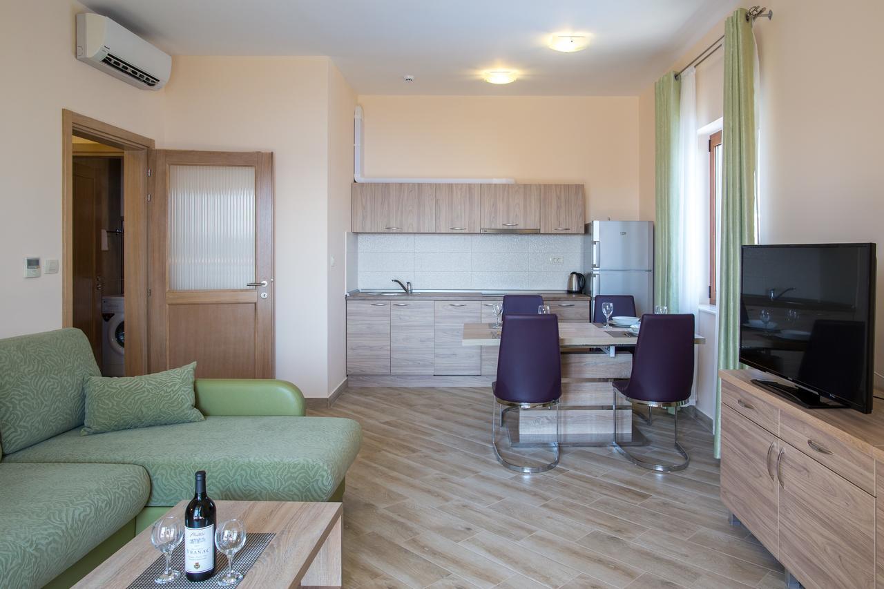 Aparthotel Belvedere Residence Becici Budva Rom bilde