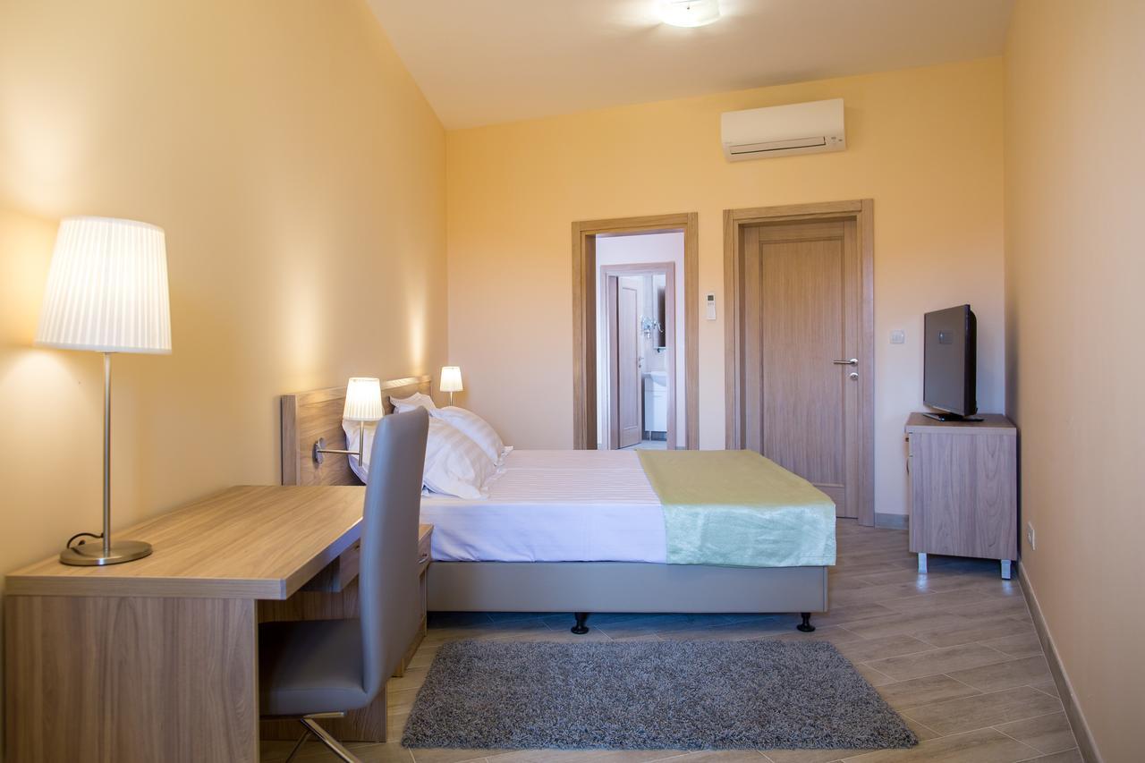 Aparthotel Belvedere Residence Becici Budva Rom bilde