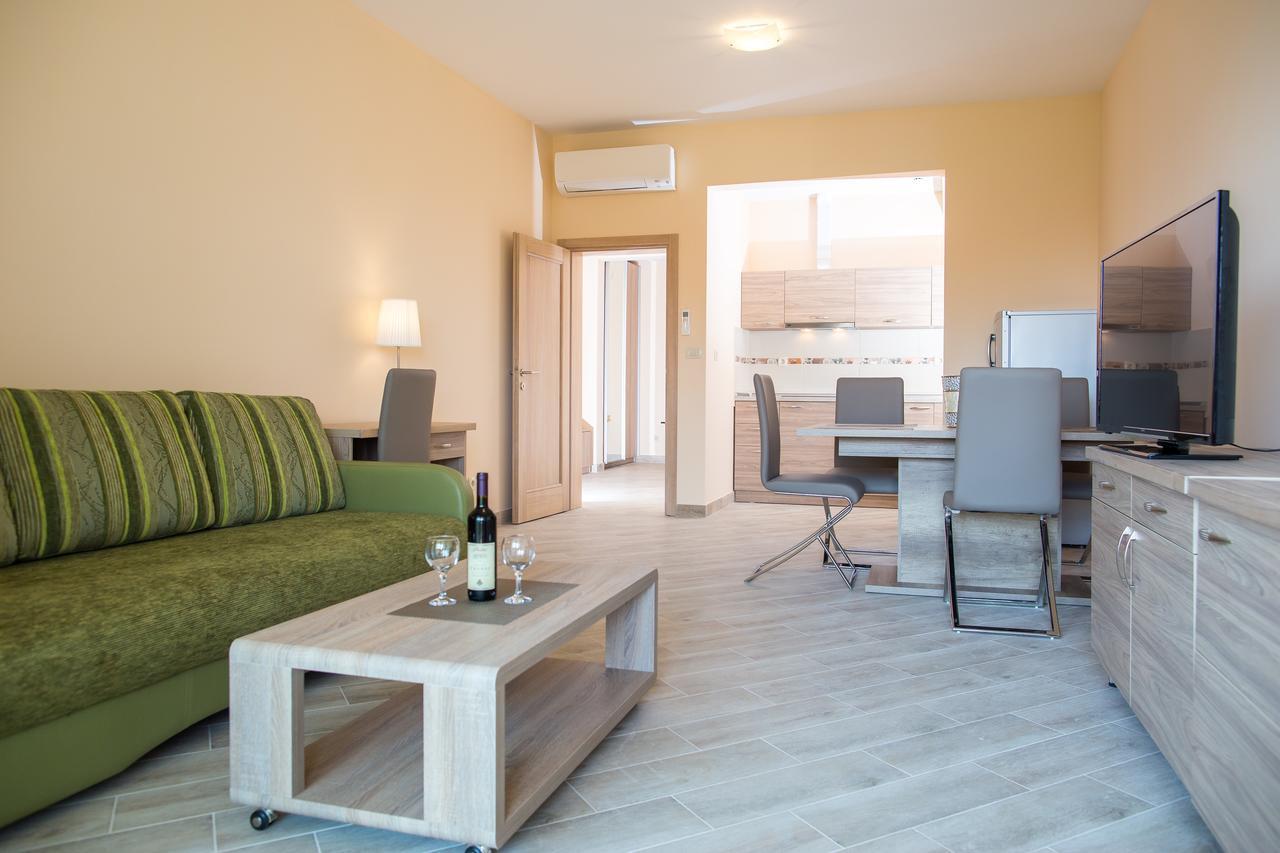 Aparthotel Belvedere Residence Becici Budva Rom bilde